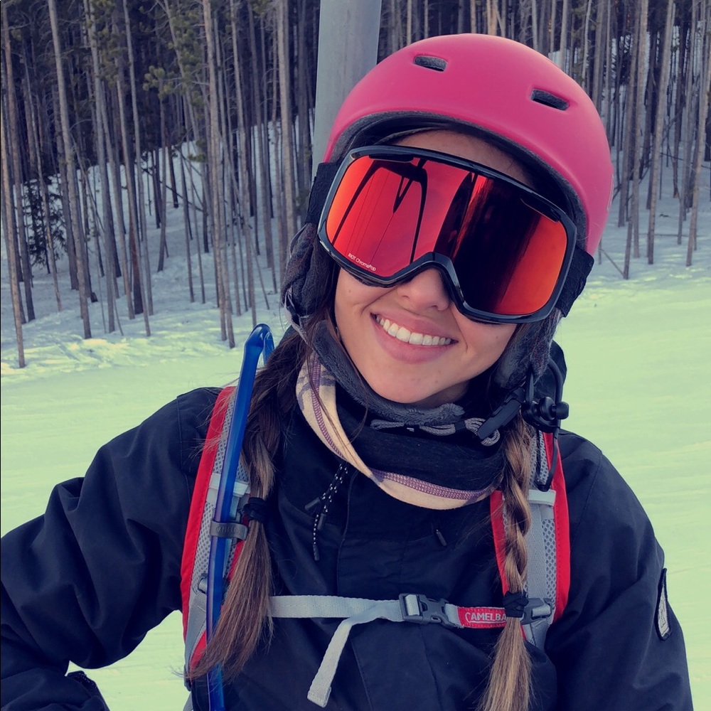 Meet your Posher, Alisia